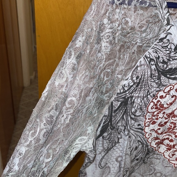 Women’s top with heart - Picture 3 of 5